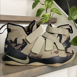 Nike Lebron Soldier Camo